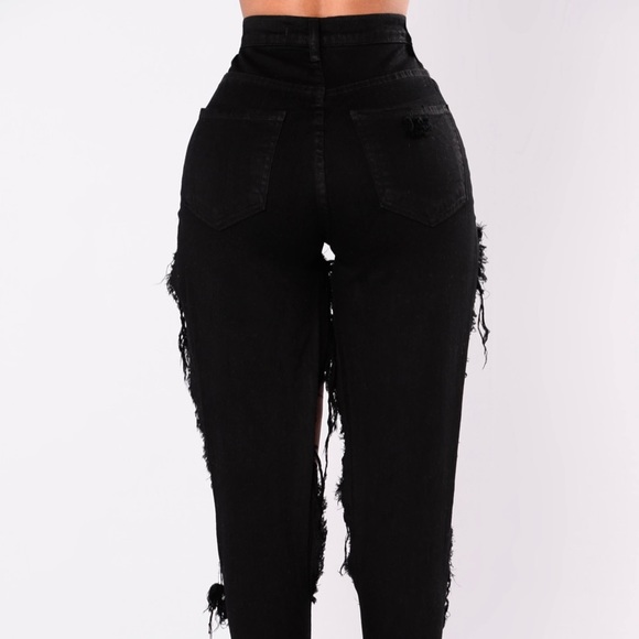 Fashion Nova ripped jeans - Picture 3 of 4